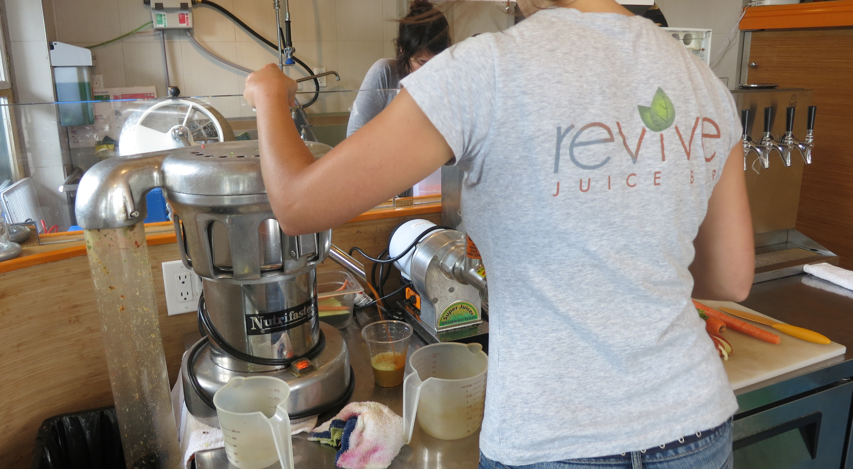 Local Juice Bars Squeeze the Most Out of Fruits and Veggies • Long