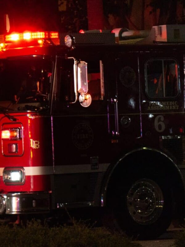 Overnight fire damages SoCal Edison shed at Recreation Park; brief outage reported