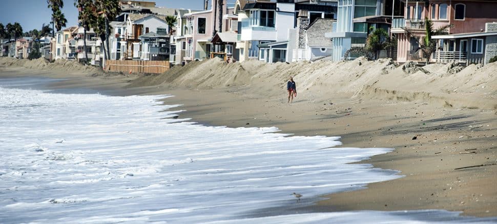 Woman’s body washes ashore on Long Beach Peninsula. Police say no foul play suspected.