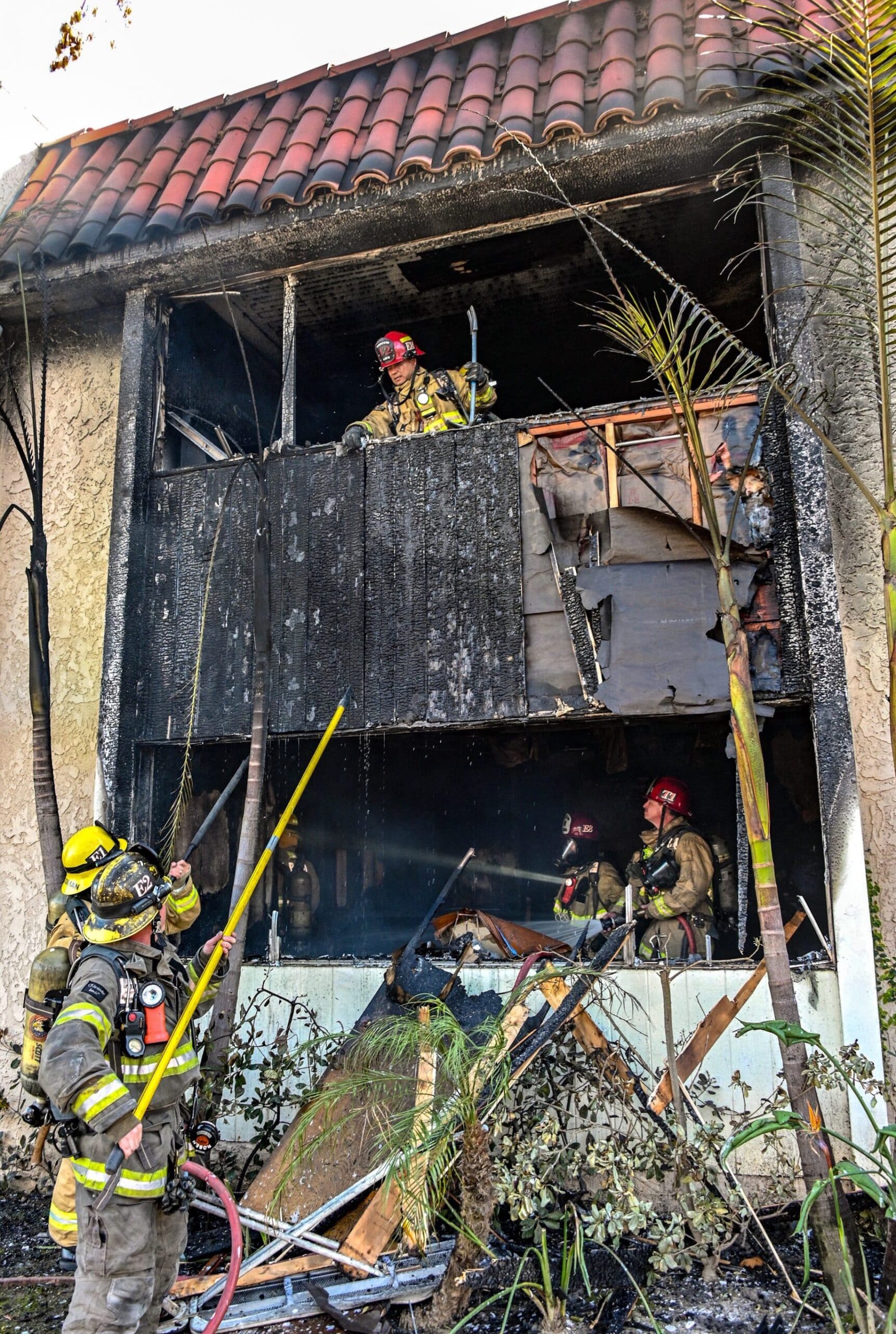 Update: LBFD rescues injured person from apartment fire • Long Beach ...