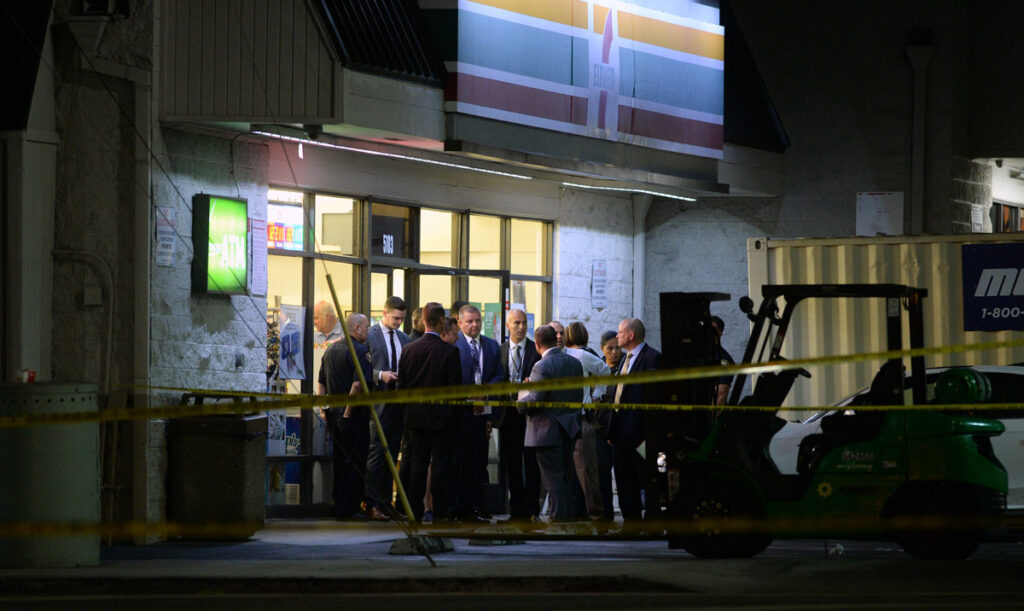 Video shows police fatally shooting man as he tried to rob 7-Eleven ...