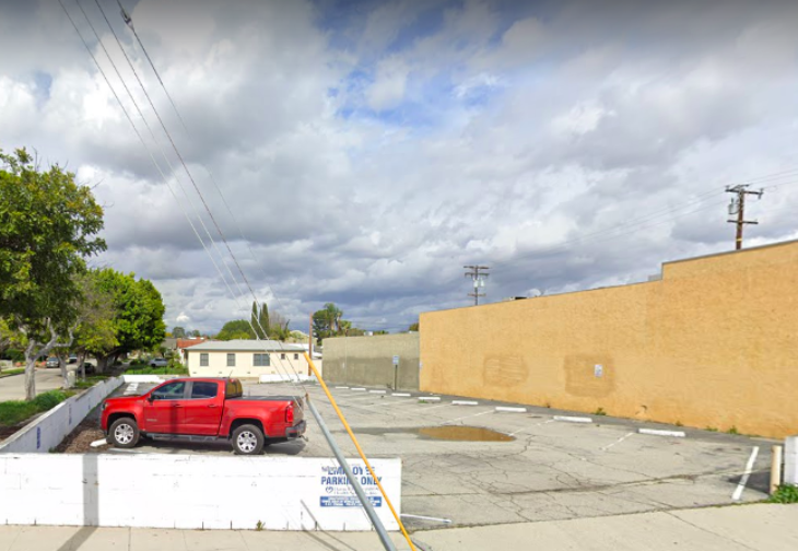 In Cal Heights this week, buyers can purchase a lot — and a little more