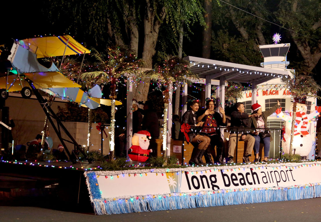 IN PICTURES Daisy Avenue Christmas Tree Parade brings cheer—and a