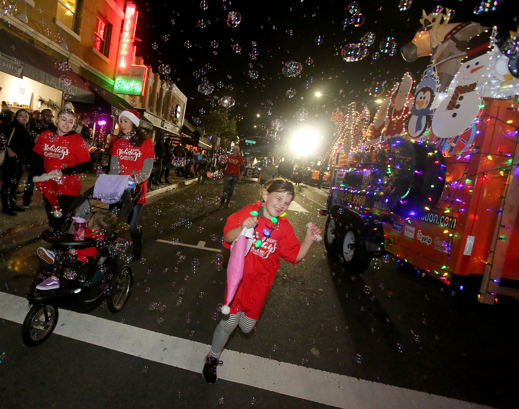Belmont Christmas Parade 2022 IN PICTURES Rain stayed away at the 37th Annual Belmont Shore