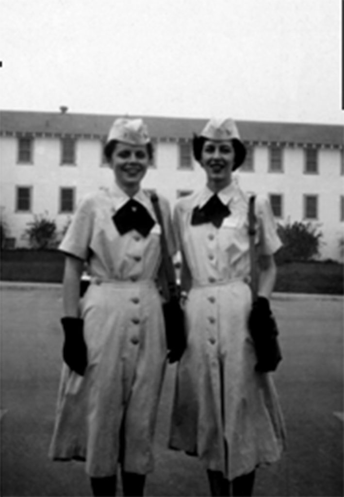 'Lint Lady,' Long Beach artist Slater Barron dies at 89 • the Hilo