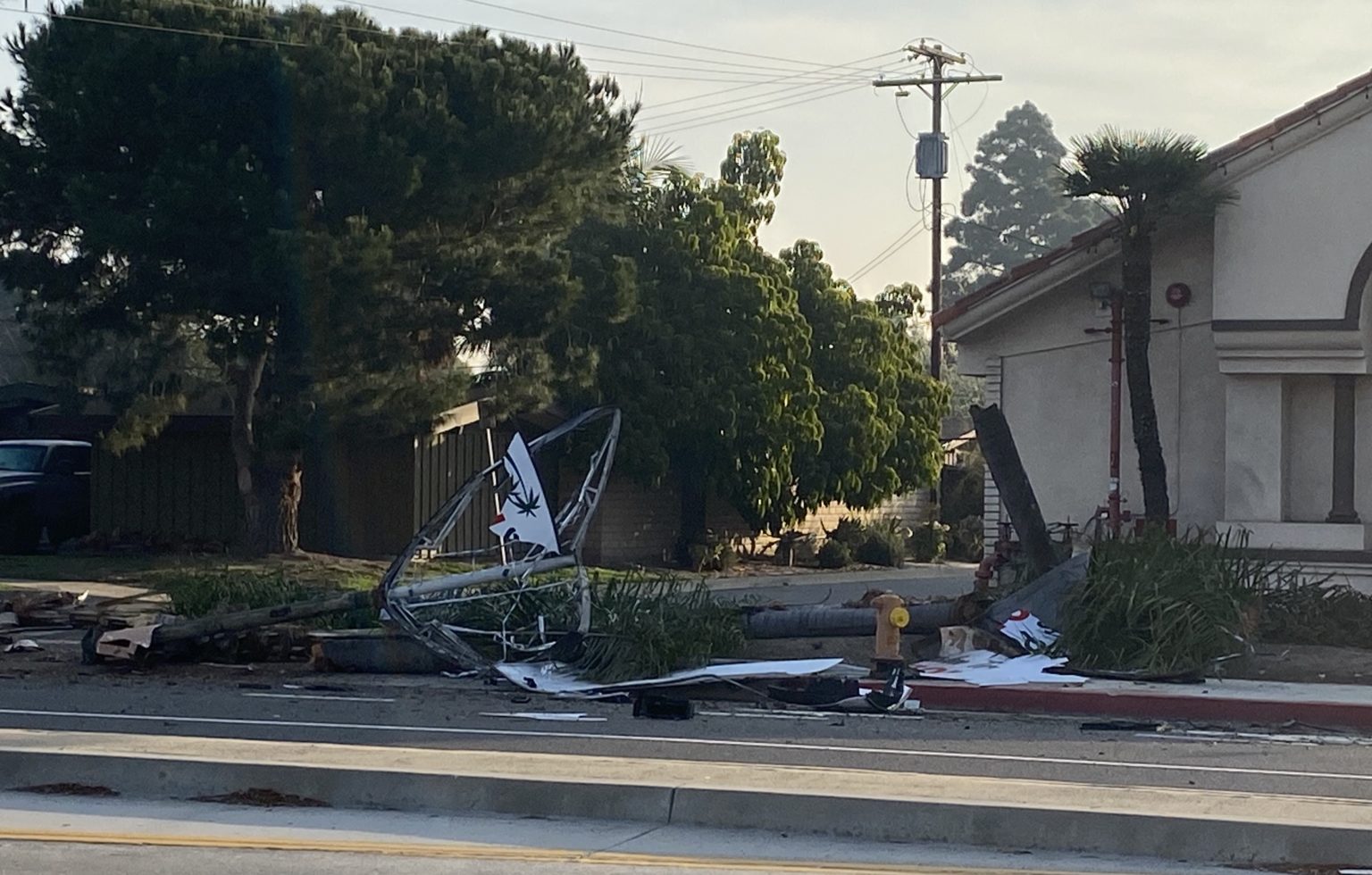 Highspeed crash near El Dorado Park leaves driver dead, wreckage