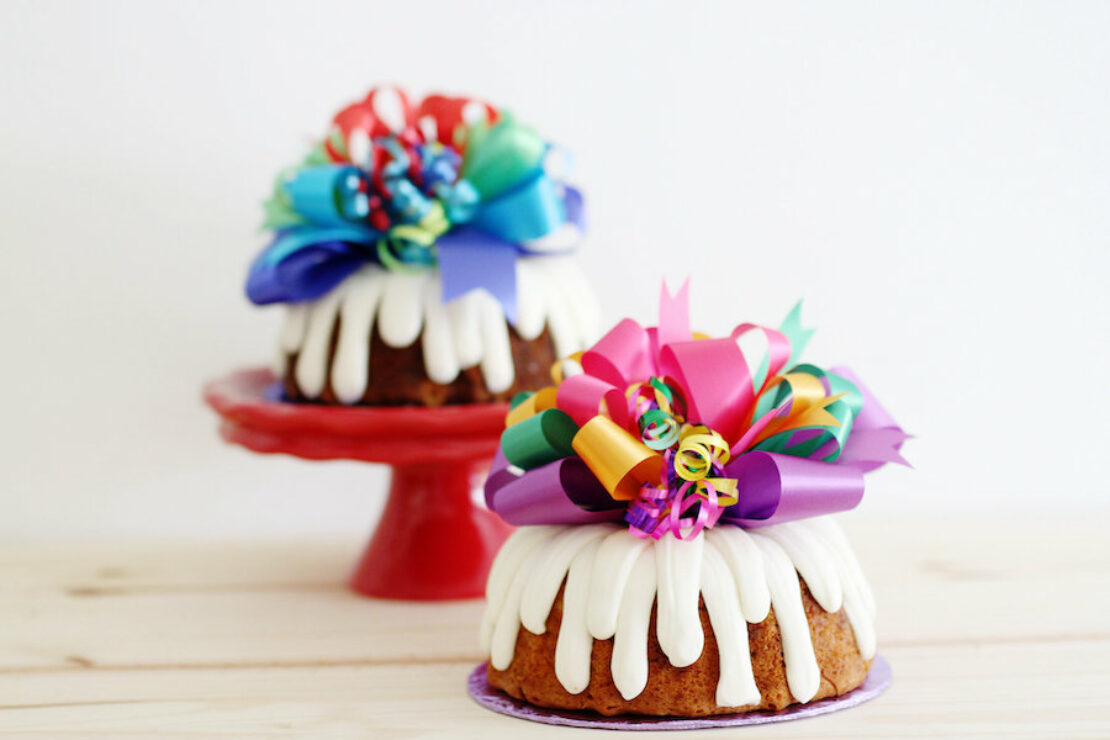 Everyone wants a piece of Creative Cakery this Holiday Season • the Hilo