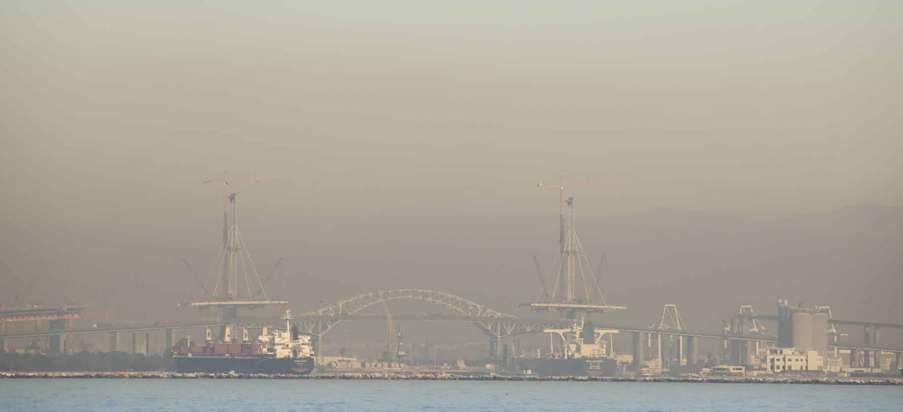 Smog fills the air new the ports of Long Beach and Los Angeles. Photo by Thomas R. Cordova.