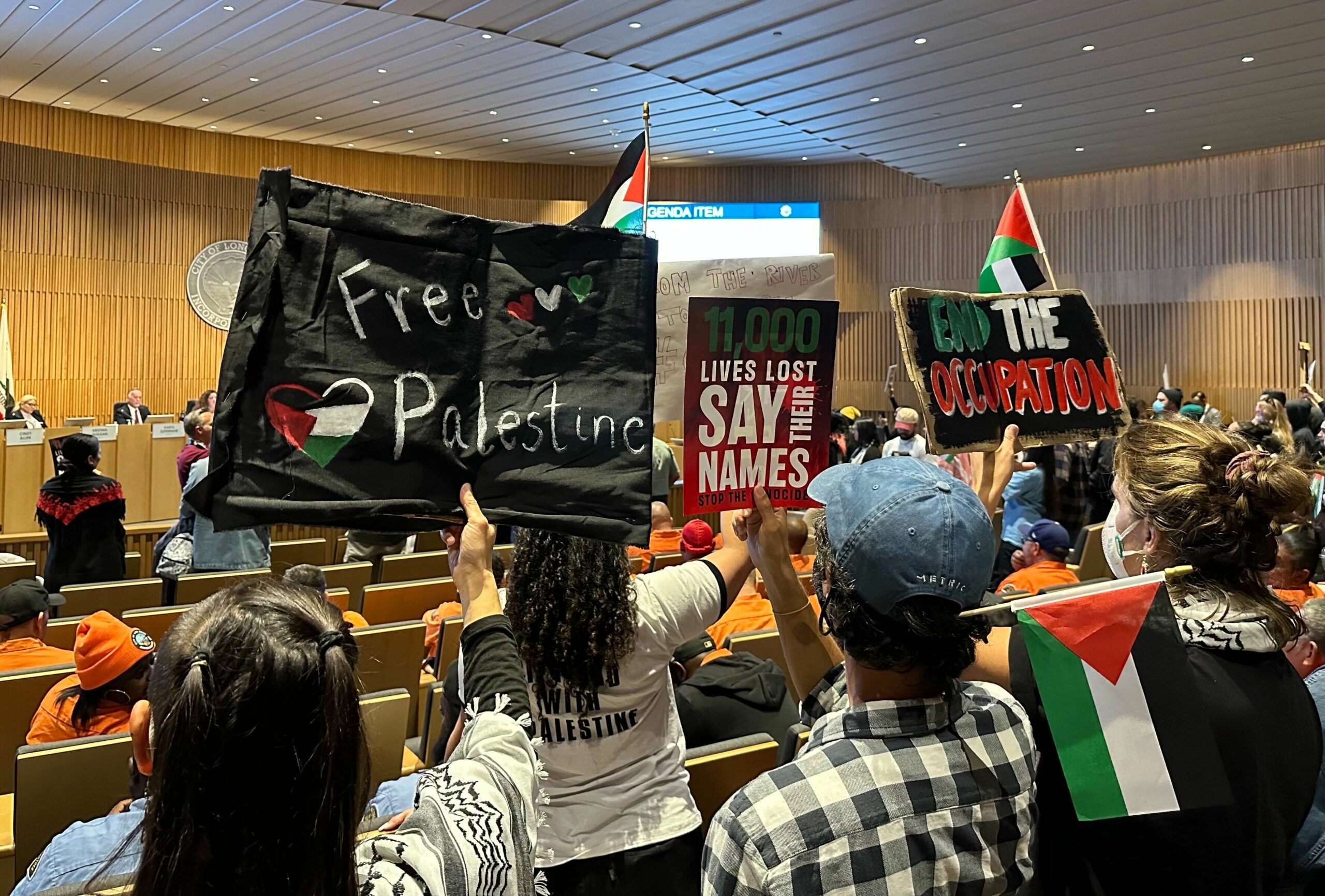 Public, press barred from City Council meeting after it’s disrupted by