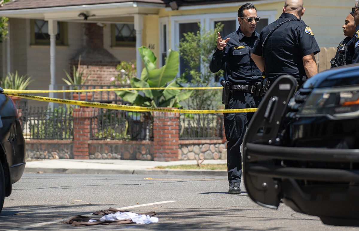 Police chase vehicle fleeing from shooting scene in Downtown Long Beach ...