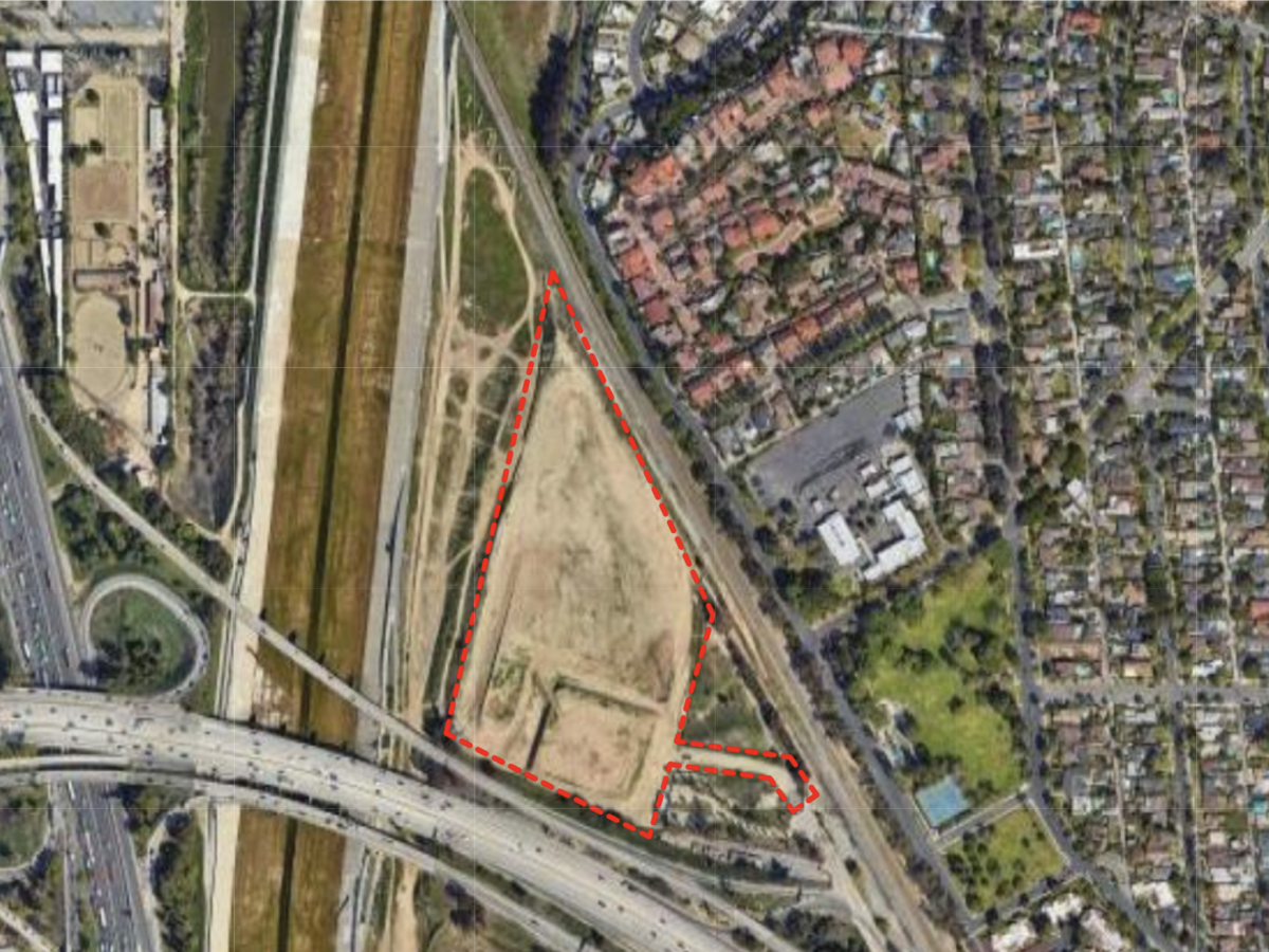 Environmentalists sue Long Beach to block warehouse project along LA River 