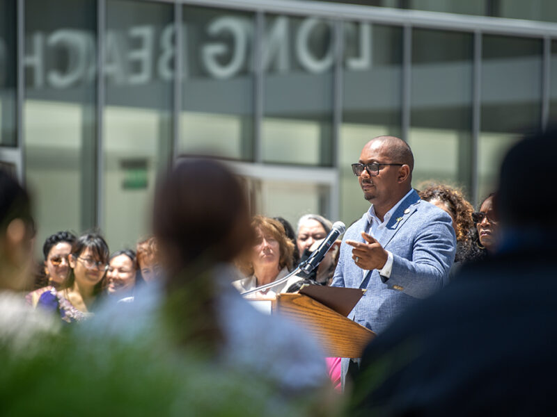 City Council votes to join lawsuits against ICE raids, starts fundraising drive for immigrant families