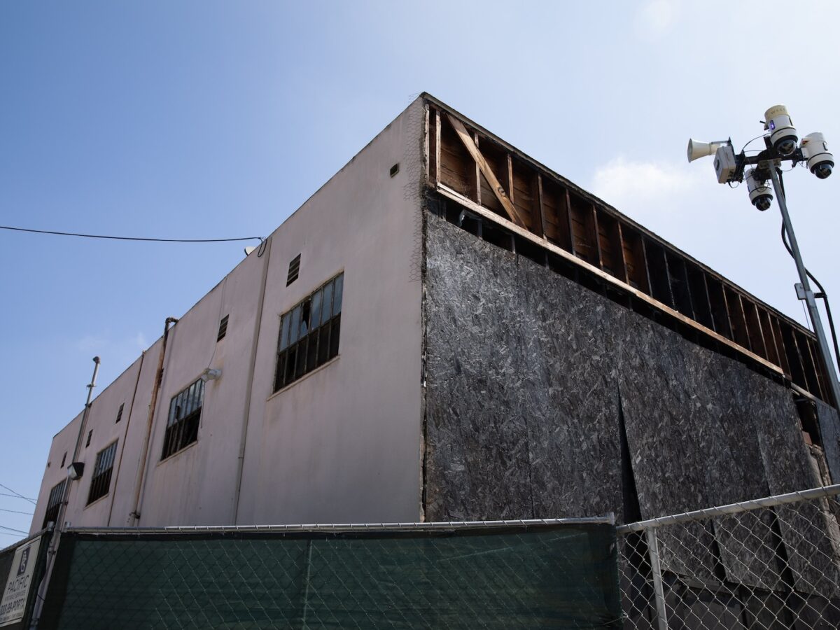 City begins demolition of long-derelict Atlantic Avenue buildings 