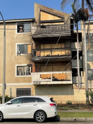 Blaze kills pets, scorches apartments in Long Beach’s Zaferia neighborhood