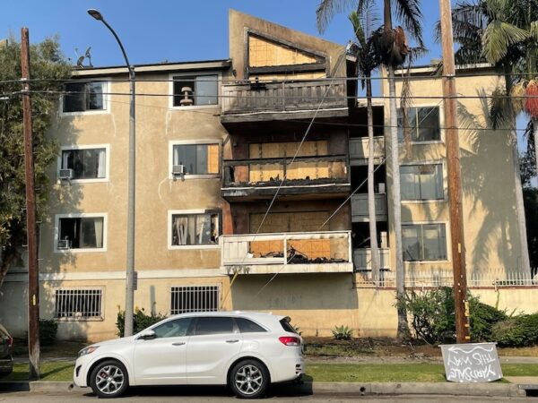 Blaze kills pets, scorches apartments in Long Beach’s Zaferia neighborhood