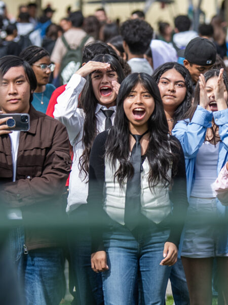 Long Beach Unified will ban cell phone use in classrooms; campuses start rolling out rules