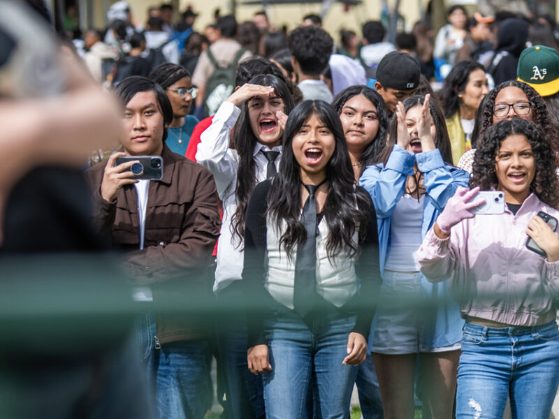 Long Beach Unified will ban cell phone use in classrooms; campuses start rolling out rules