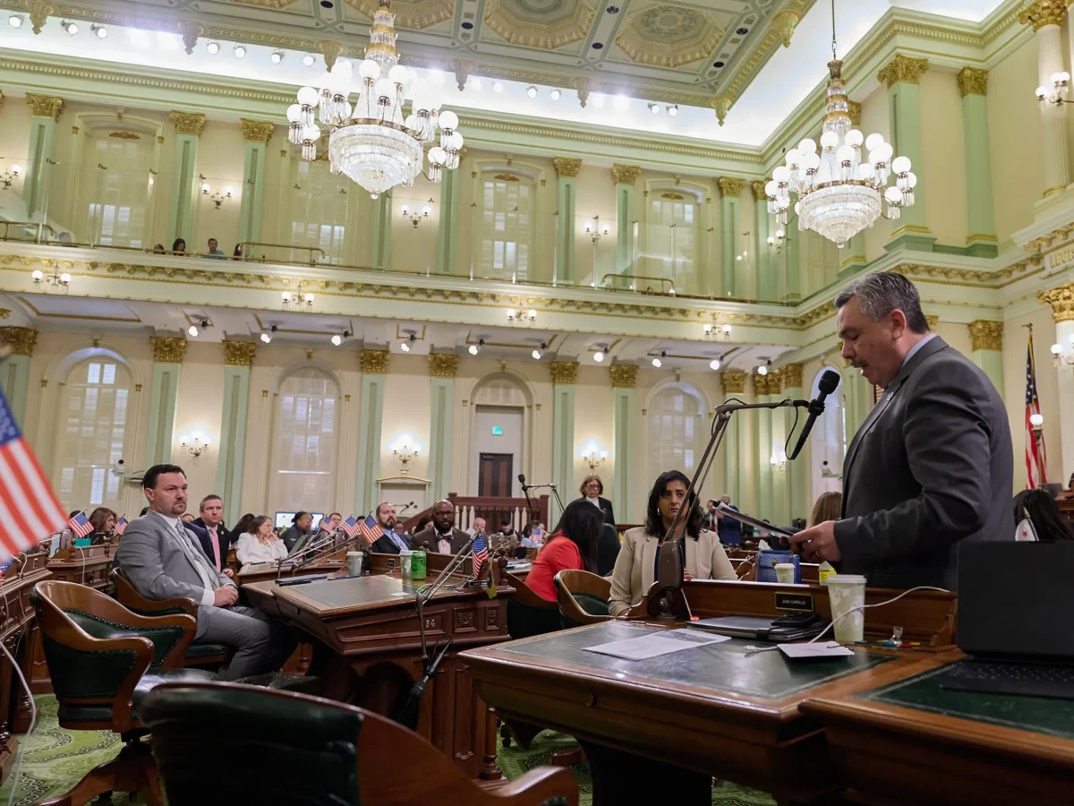 California passes ICE mask ban in closing days of legislative session