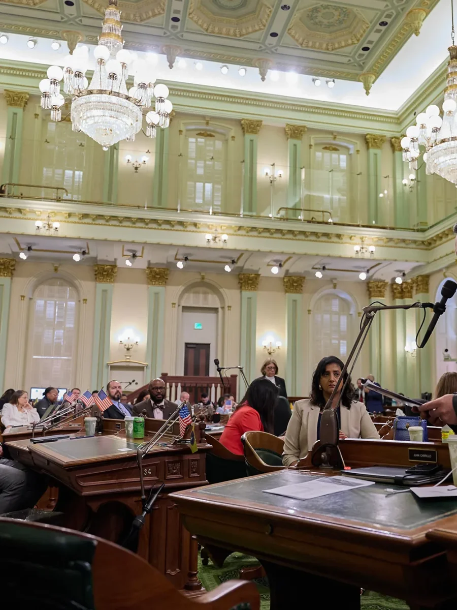 California passes ICE mask ban in closing days of legislative session