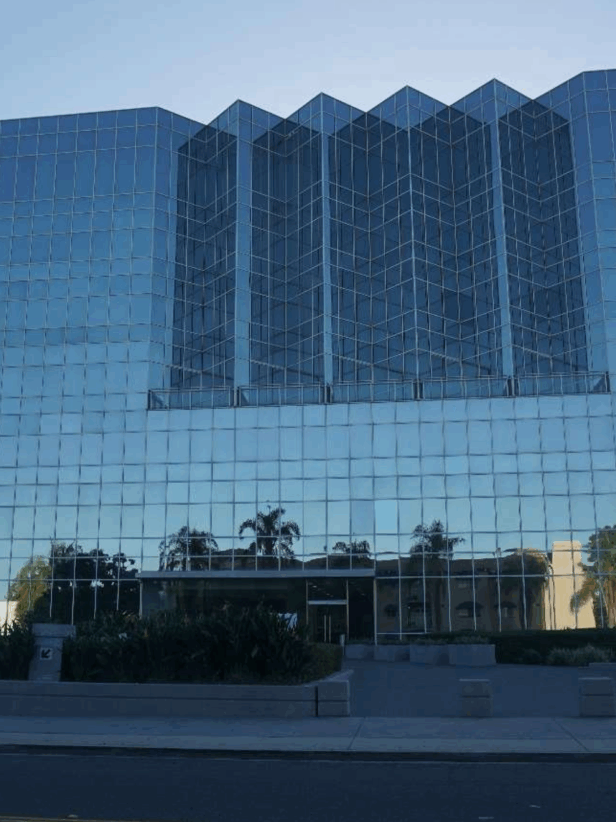 Planning Commission gives OK to convert mostly vacant office tower into student dormitories