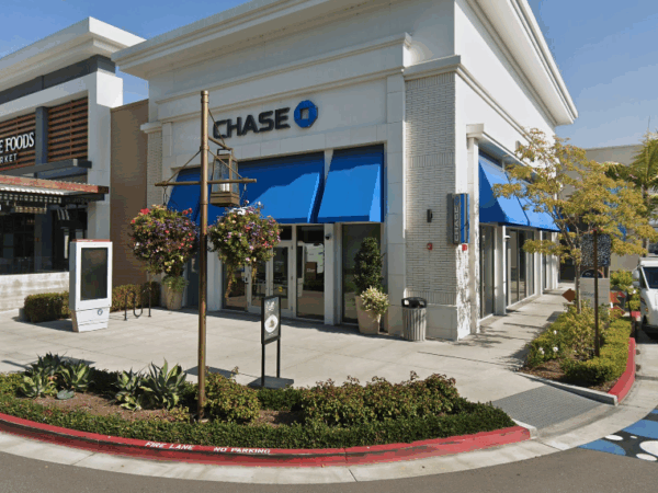 Police investigate bank robbery at 2nd & PCH