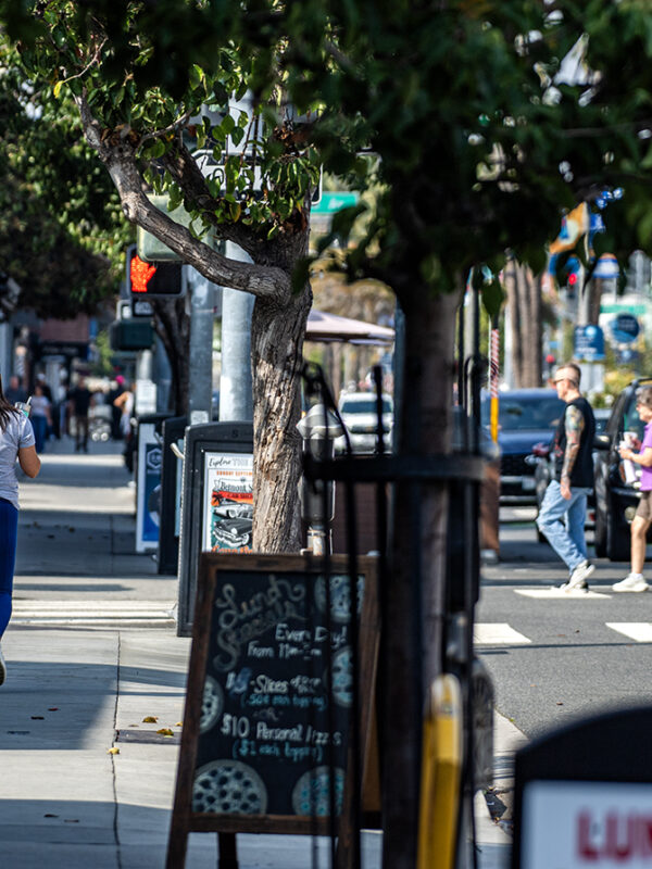 Long Beach abandons idea for curfew on 2nd Street bars, seeks citywide solutions