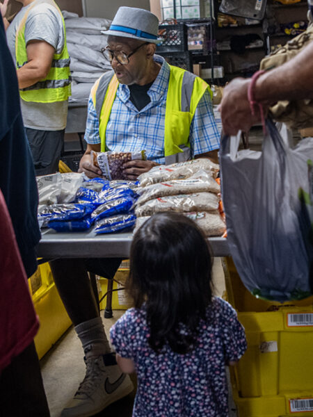 As SNAP benefits falter, Long Beach confronts crushing food demand 