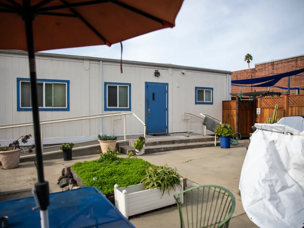 What veto drama and a Texas trip tell us about a potential shift in California’s homelessness strategy