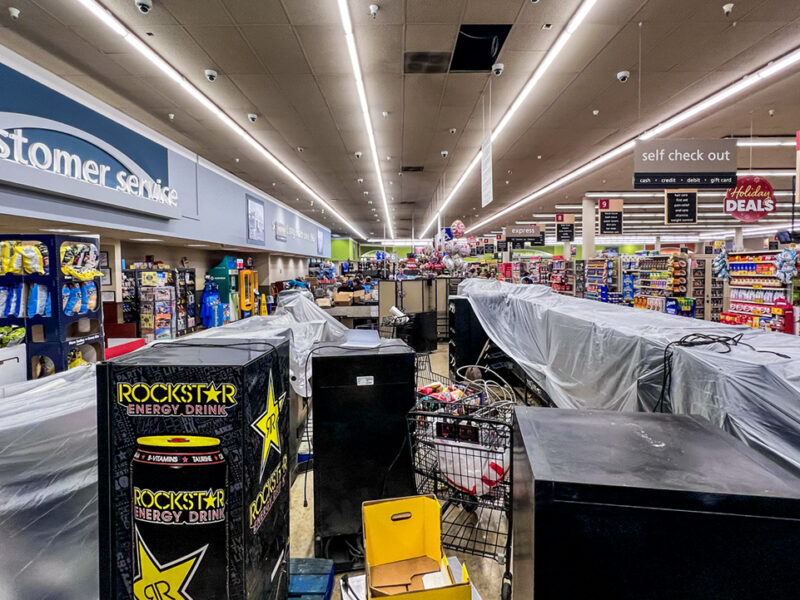 Downtown Long Beach Vons to remove self-checkout lanes, workers say