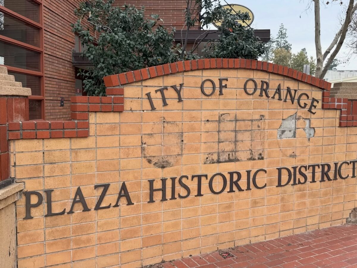 Long Beach man charged with stealing numerous bronze plaques