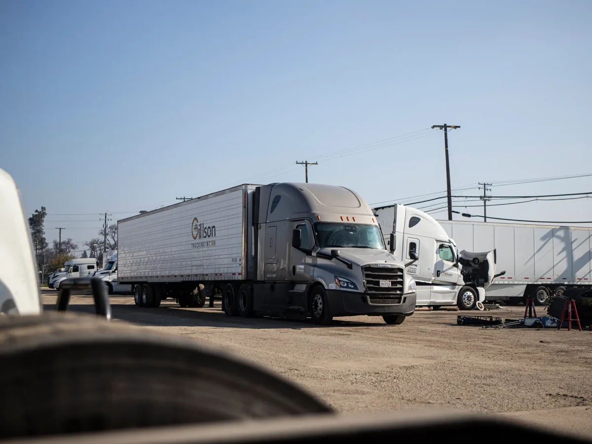 California must let immigrant truck drivers keep their licenses, judge rules