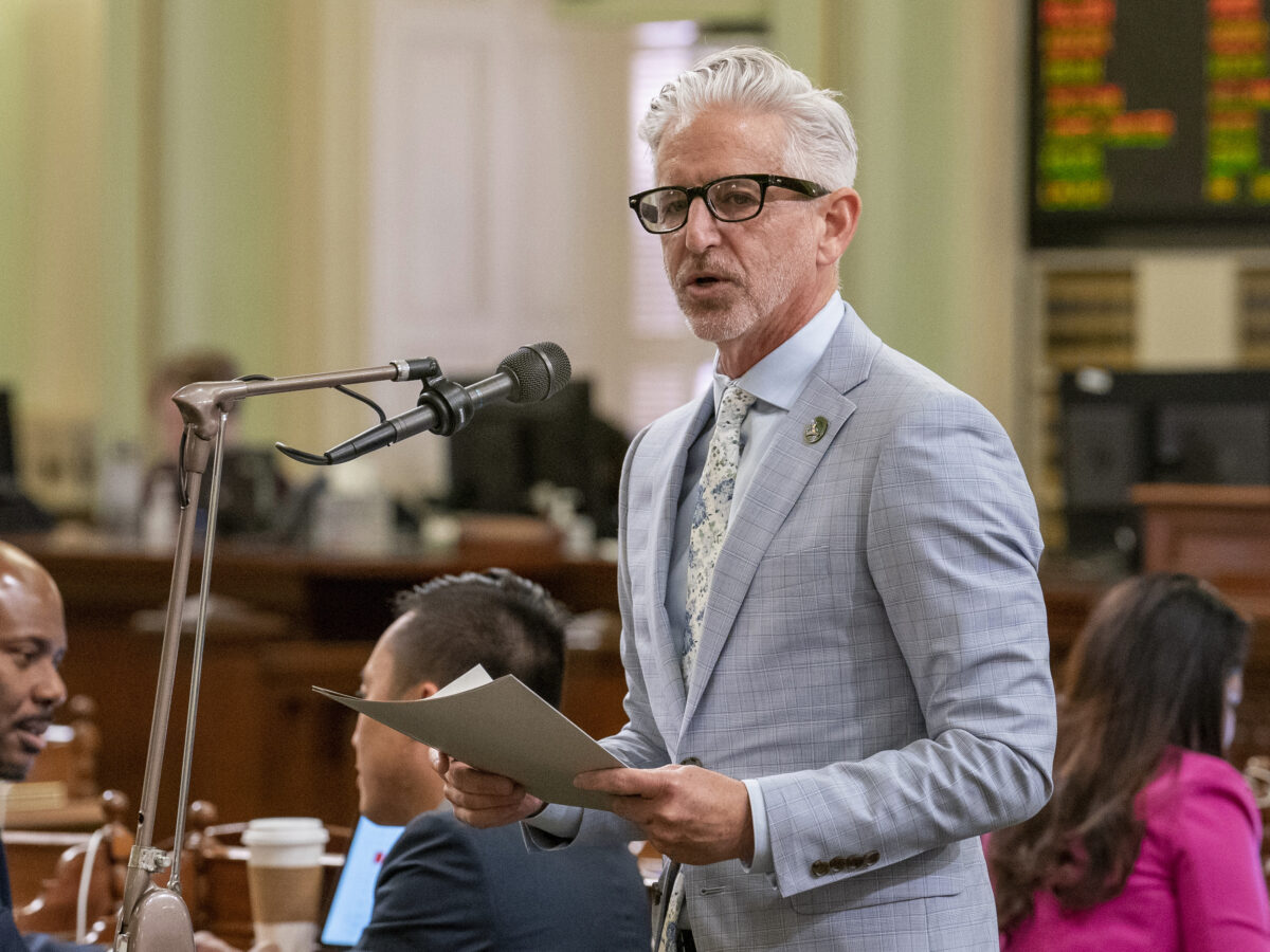 Long Beach state Assembly member proposes law to keep kids under 16 off social media