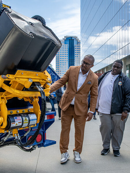 Long Beach begins testing new all-electric garbage trucks 