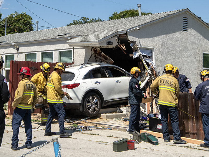 Driver arrested for DUI, 2 hurt when car crashes into North Long Beach home