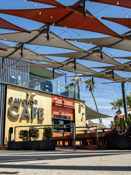 Man stabbed outside beachside restaurant in Long Beach; suspect arrested