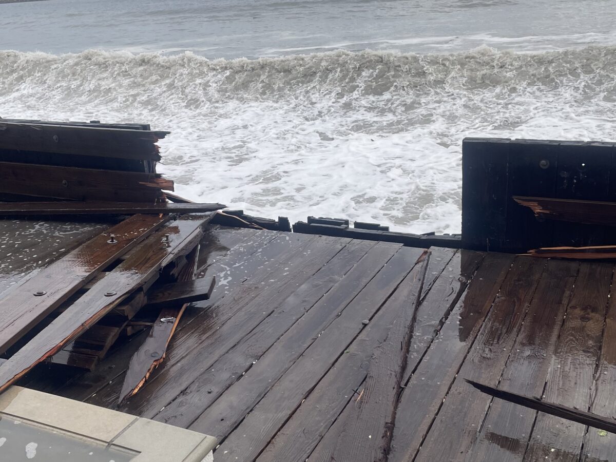 Homes evacuated on Long Beach Peninsula after damage from hurricane-driven waves