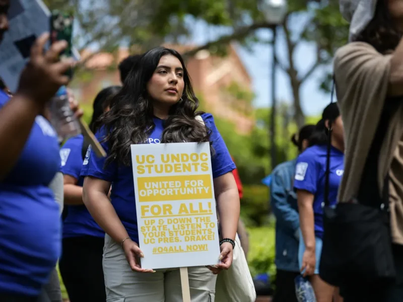 Newsom again vetoes bill to allow undocumented college students to work on campus