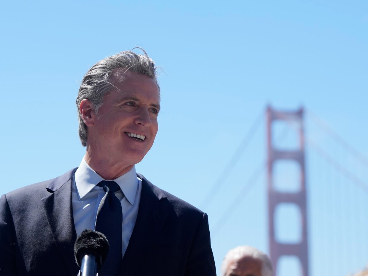 Newsom vetoes bill that would have penalized using smart glasses to secretly record people