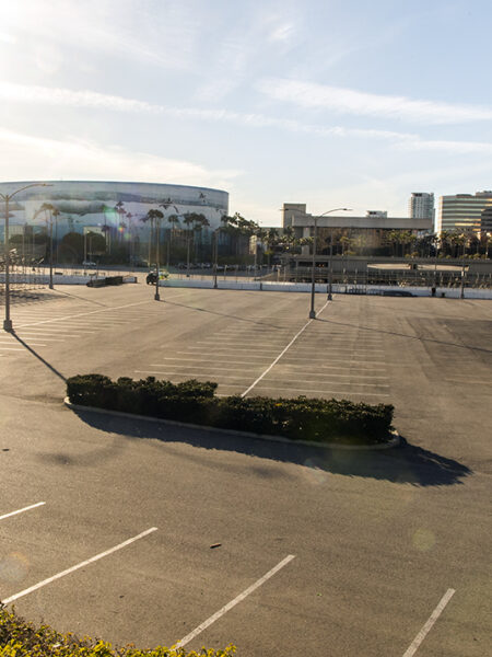 Long Beach is studying whether it can lure a pro sports team to a new downtown stadium