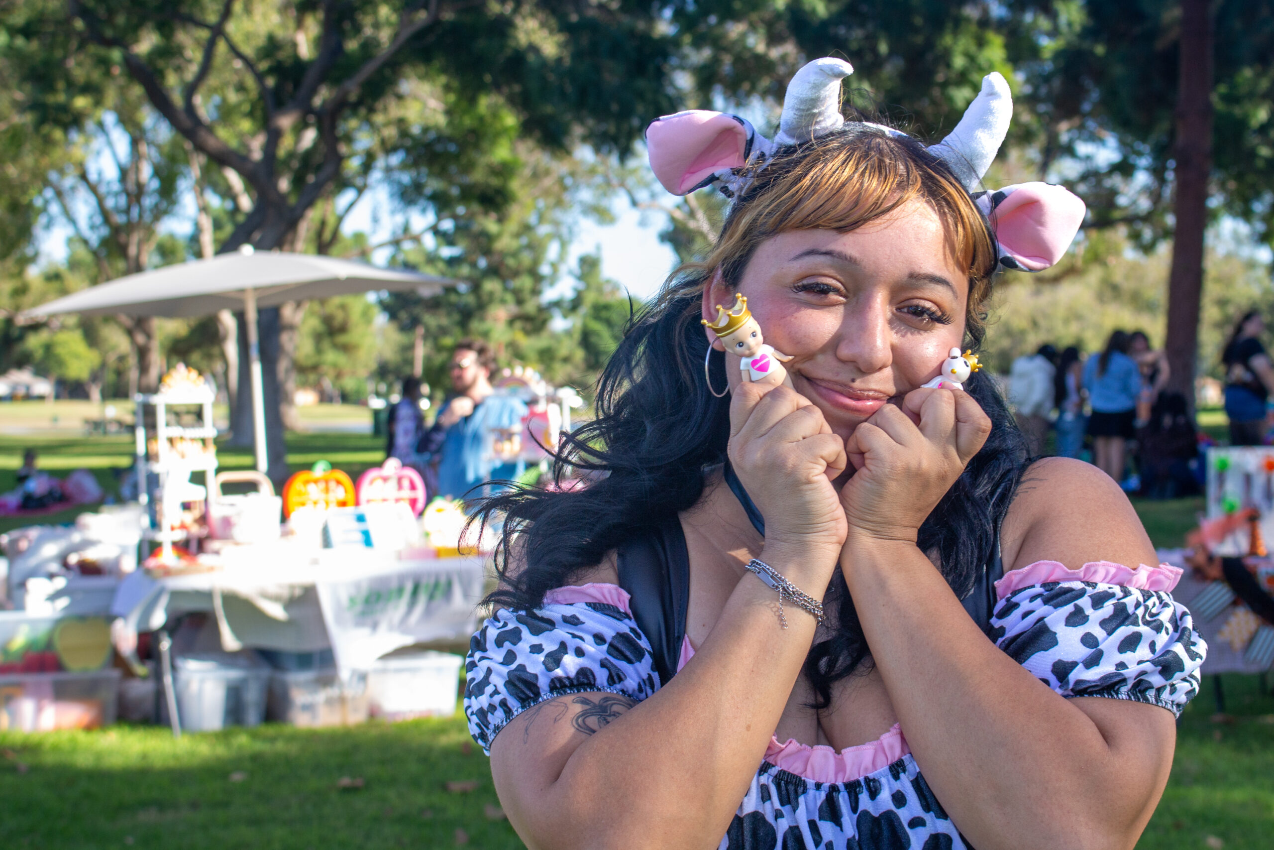 Hundreds of trinket diehards just gathered in Long Beach. Here's why they are so obsessed