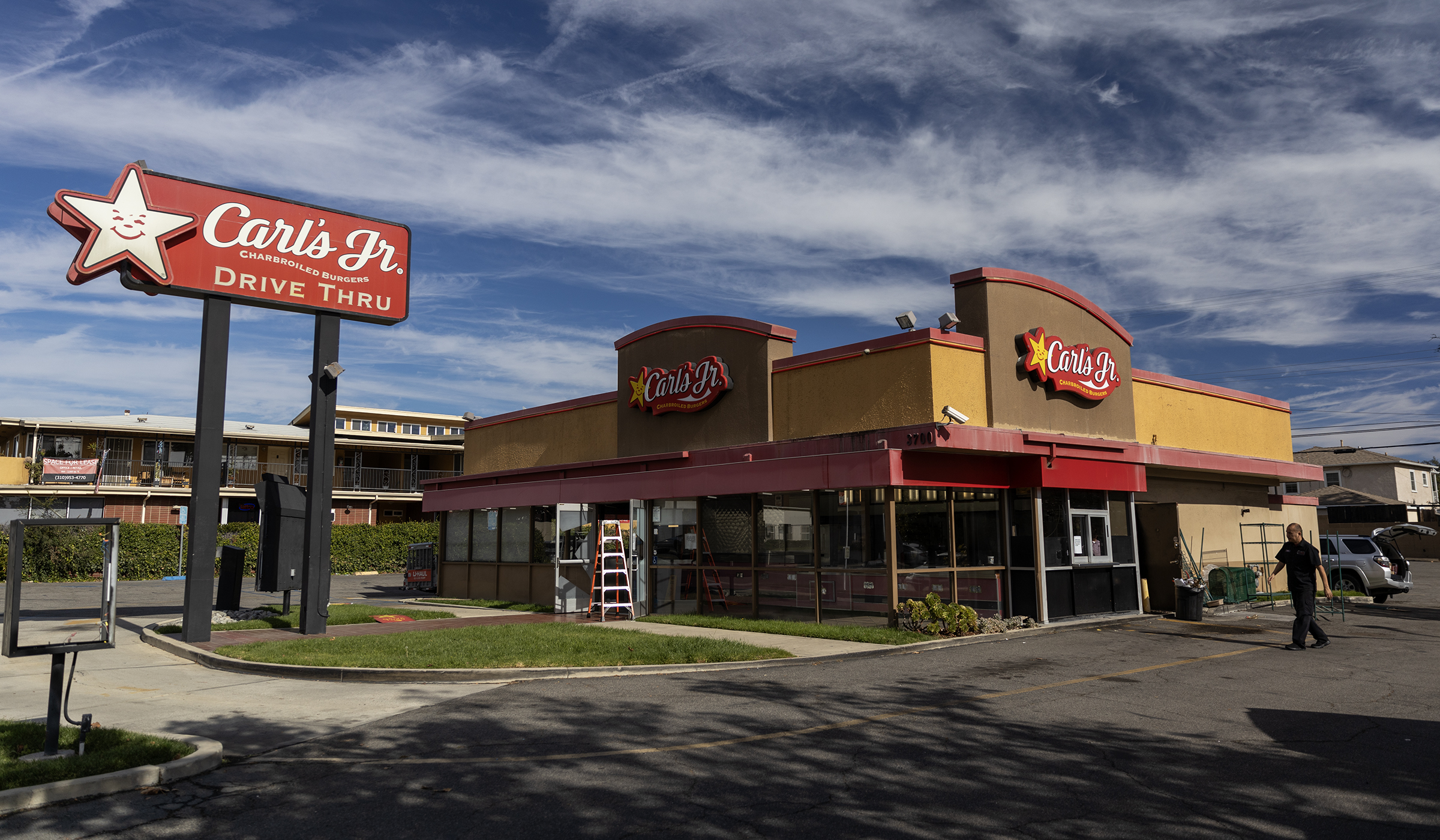 Chipotle planned for recently closed Carl’s Jr. location in Bixby Knolls, city says • Long Beach