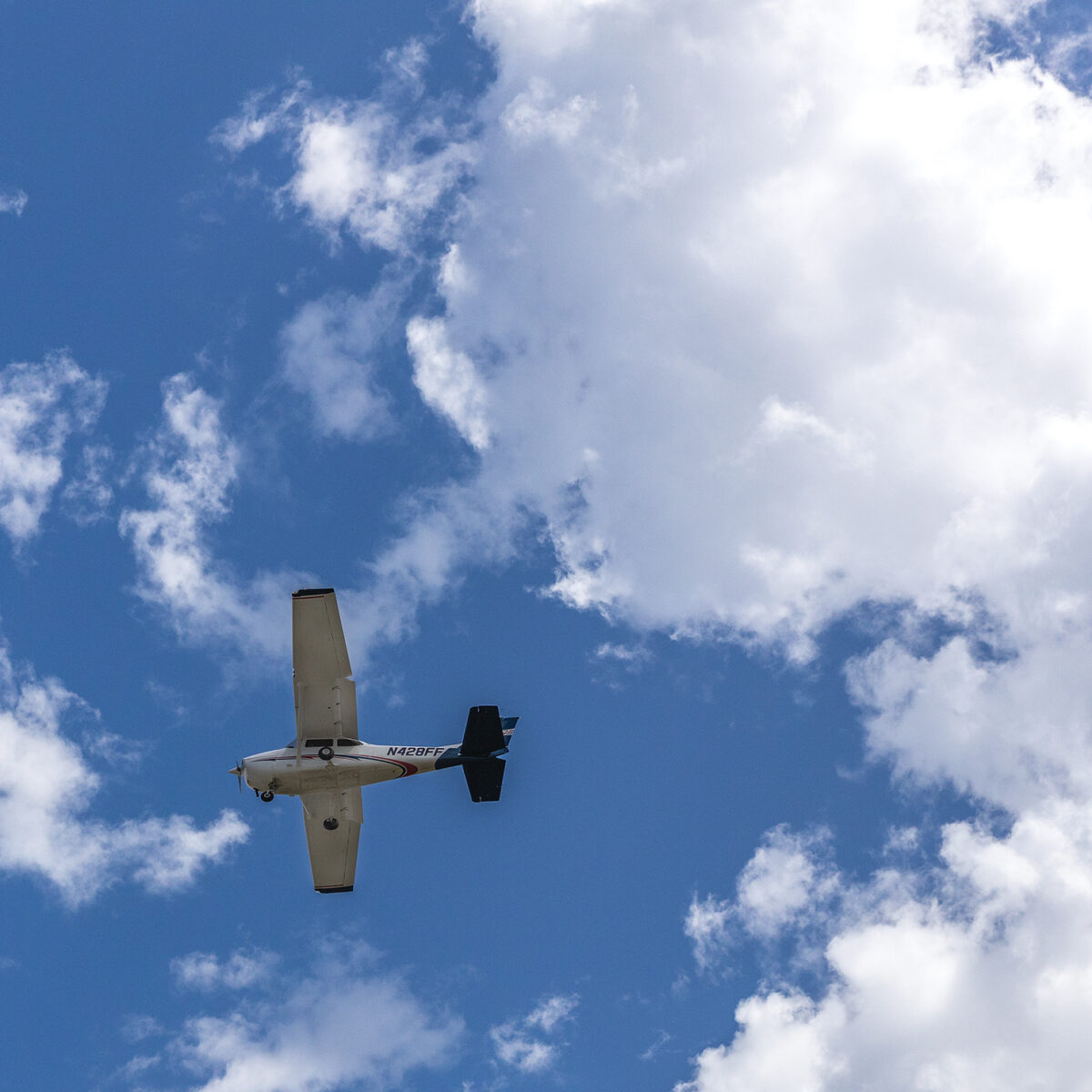 Judge throws out lawsuit seeking tighter enforcement of Long Beach Airport noise rules